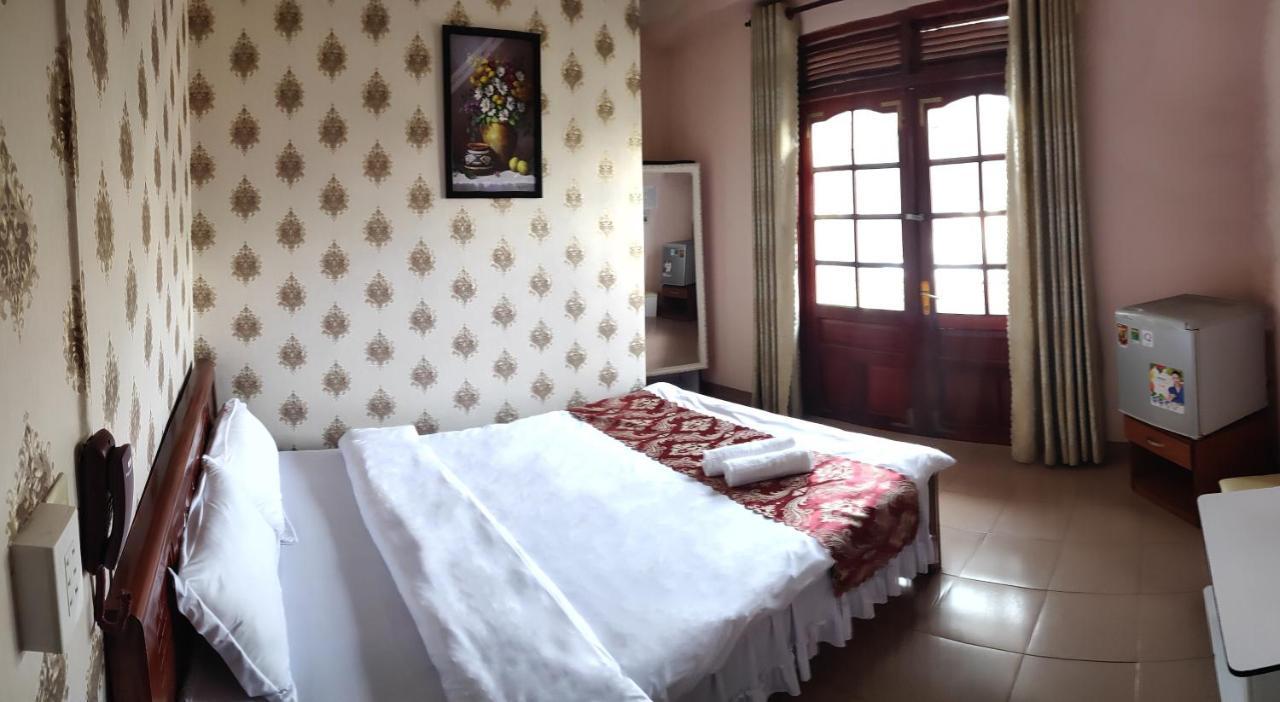 Hoang Uyen Hotel Dalat Luaran gambar
